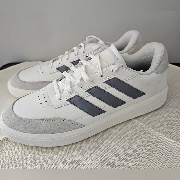 ADIDAS Courtblock Mens White & GrayLace Up Leather Sneakers